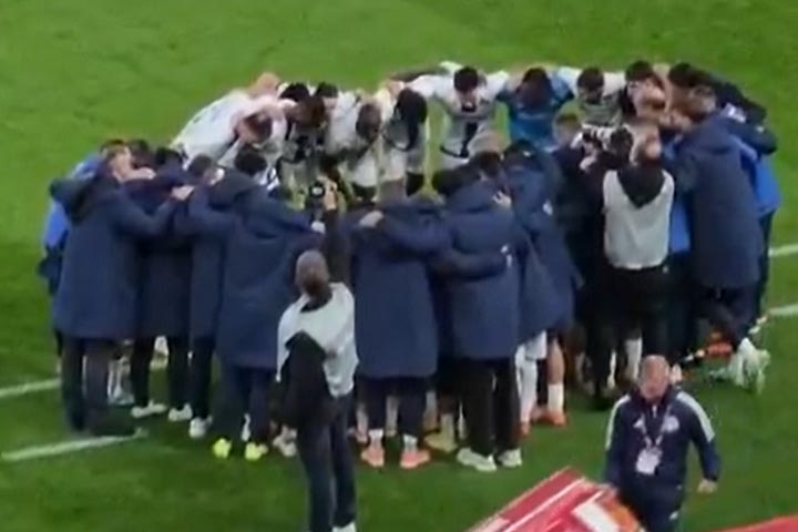 Κηφισιά: Ο όρκος νίκης των παικτών κόντρα στον Ολυμπιακό με τον Τεττέη στη μέση του κύκλου