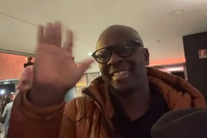 Τα φιλιά του στιλάτου Λιλιάν Τουράμ σε όλη την Ελλάδα μέσω του SPORT24