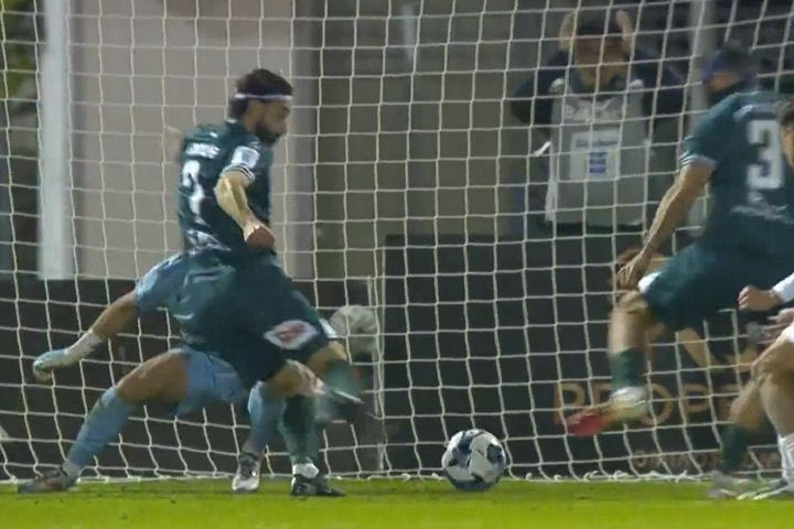 Έκρυψαν την μπάλα οι παίκτες του Λεβαδειακού, ο Λαγιούς από κοντά διπλασίασε τα τέρματα της ομάδας του