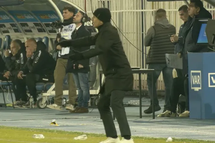 ΠΑΟΚ: Η αγωνία στον πάγκο, η “έκρηξη” του Λουτσέσκου και το “ευχαριστώ” των παικτών του Δικεφάλου στον κόσμο της ομάδας