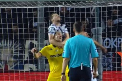 Νέα ανακοίνωση του Άρη για τη διαιτησία: "Αν υπάρχει κανονισμός που επιτρέπει το κεφαλοκλείδωμα, να μας το πείτε να τον μάθουμε κι εμείς"