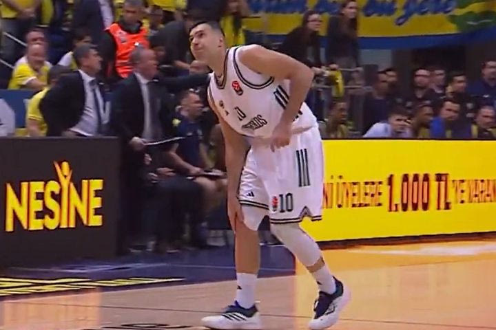 Φενέρμπαχτσε – Παναθηναϊκός AKTOR: Το VIDEO του SPORT24 με την αποχώρηση του Σλούκα 15 δευτερόλεπτα πριν τη λήξη της αναμέτρησης