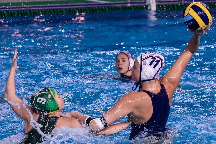 Βουλιαγμένη – Φερεντσβάρος 8-13: Ο ΝΟΒ υποκλίθηκε στις Μαγυάρες, γνωρίζοντας την πρώτη του ήττα στο Champions League