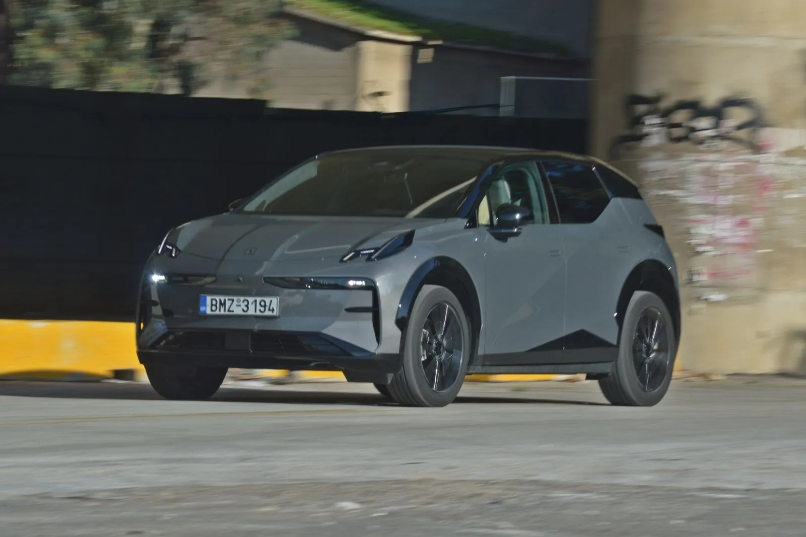 Δοκιμή του SUV Zeekr X στην έκδοση με τους 272 ίππους, όπου η ηλεκτροκίνηση αποκτά χαρακτήρα