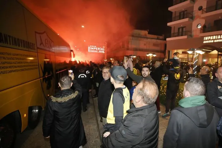 ΑΕΚ: Θερμή υποδοχή στο Αγρίνιο για την αποστολή της Ένωσης