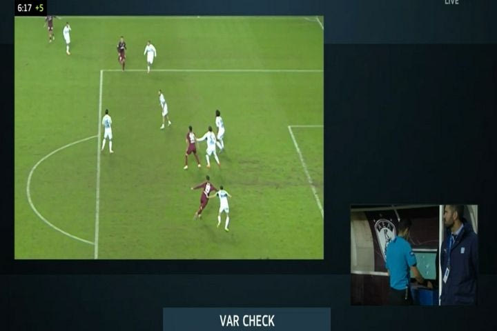 ΑΕΛ Novibet – Παναθηναϊκός: Πέναλτι και κόκκινη υπέρ των βυσσινί μέσω VAR, σοκ στο 90+9′ για τους πράσινους