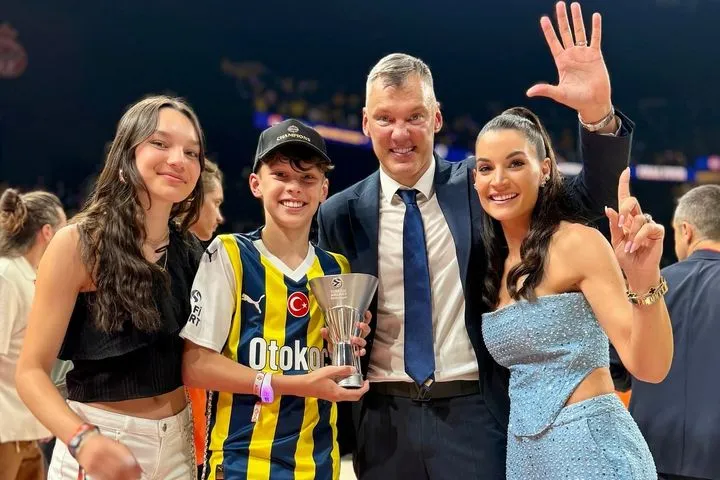 Η Άννα Δούκα Γιασικεβίτσιους γιόρτασε τα 40α γενέθλιά της σε μια λαμπερή βραδιά με φίλους, την οικογένειά της