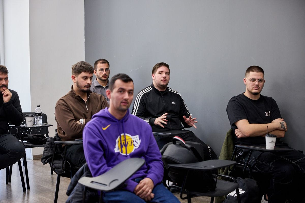 Οι σπουδαστές του ANT1 MediaLab παρακολουθούν τη συζήτηση με τον Λάζαρο Χριστοδουλόπουλο