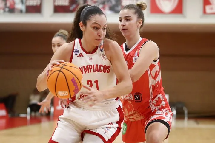 Ολυμπιακός-Πανσερραϊκός 78-66: Καθάρισαν στο τέλος οι ερυθρόλευκες με κορυφαία την Χριστινάκη