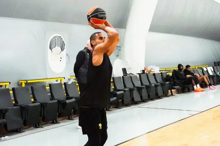 ΑΕΚ: Ο Τζιάν Κλαβέλ έπαθε εξάρθρωση ώμου στην πρώτη του προπόνηση