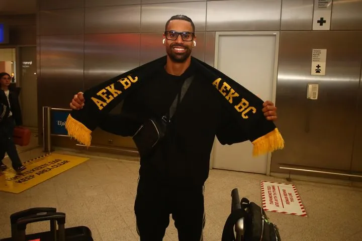 ΑΕΚ, μεταγραφές: Έφτασε στην Αθήνα ο Κλαβέλ