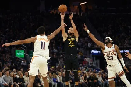 Στεφ Κάρι και Τζίμι Μπάτλερ οδήγησαν τους Γουόριορς σε νίκη θρίλερ 119-116 επί των Σανς