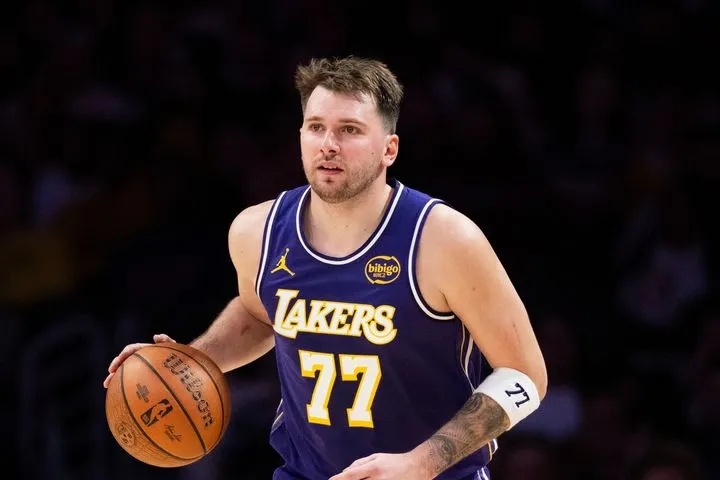 Ο Λούκα Ντόντσιτς είναι ο παίκτης που παρακολουθούν περισσότερο οι φανς στα social media του NBA: Σε ποια θέση βρίσκεται ο Γιάννης Αντετοκούνμπο