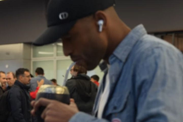 Ολυμπιακός: Το VIDEO των ερυθρόλευκων από το ταξίδι για το Καζακστάν