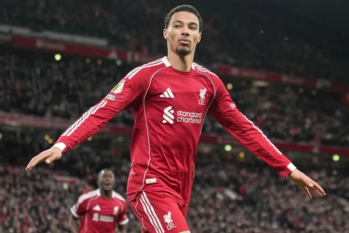 Ο Εκιτικέ καθάρισε και η Λίβερπουλ επέστρεψε στις νίκες στην Premier League, πάτησε ξανά τετράδα η Τσέλσι