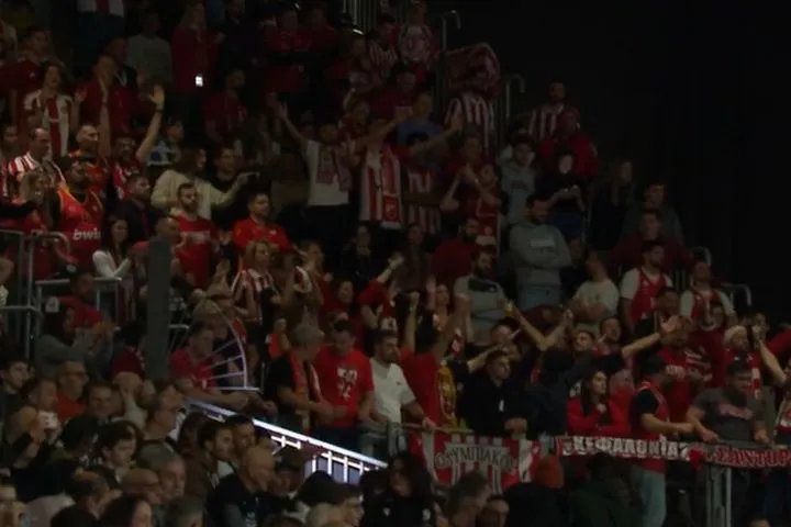 Βίρτους – Ολυμπιακός: Στο πλευρό των ερυθρολεύκων στην Μπολόνια βρέθηκαν 500 φίλοι της ομάδας