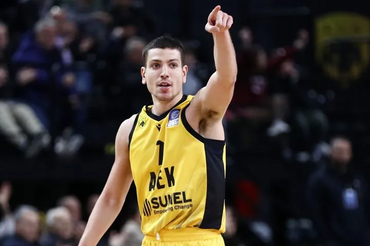 ΑΕΚ – Άρης Betsson 82-76: Σπουδαία νίκη για την Ένωση σε ένα συγκλονιστικό ντέρμπι