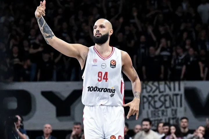 Βίρτους – Ολυμπιακός 94-97: Επική απόδραση από την Μπολόνια, ψυχολογικό μπουστάρισμα πριν από το ντέρμπι