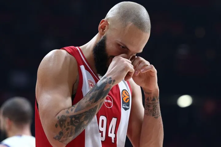 Ολυμπιακός: Το μοτίβο του εφιαλτικού δεκαλέπτου κι ο Φουρνιέ που πρέπει να βρει το χέρι του