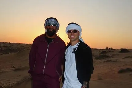 Ο Ροντινέι και ο Στρεφέτσα σε εξόρμηση στο Ντουμπάι με τις συντρόφους τους