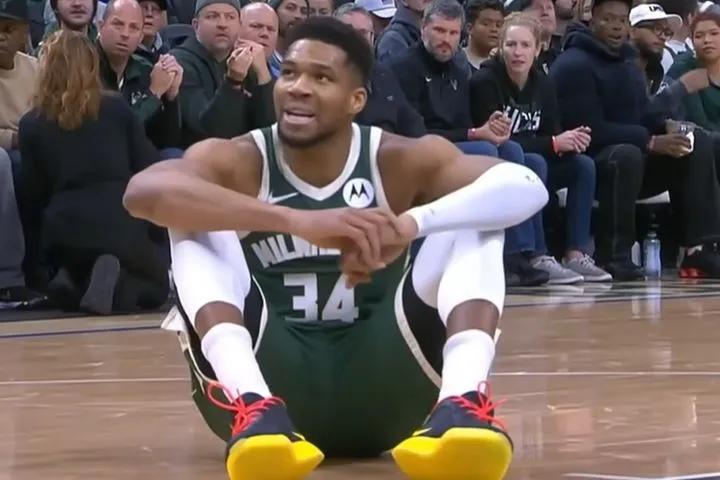 Μπακς: Η αντίδραση του Γιάννη Αντετοκούνμπο στα ελληνικά, μετά τον τραυματισμό του