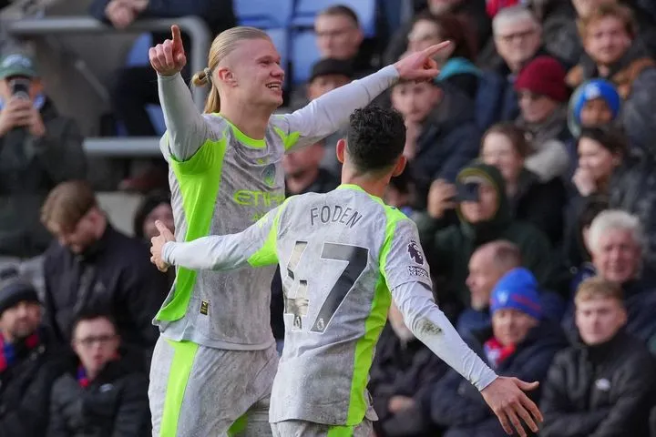 Premier League: Η Μάντσεστερ Σίτι με τριάρα συνεχίζει το κυνήγι της Άρσεναλ, επιβλητική η Νότιγχαμ κόντρα στην Τότεναμ, ανατροπή για την Άστον Βίλα