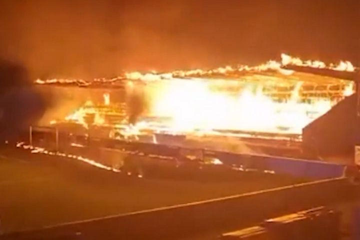 Ανήλικοι έκαψαν κερκίδα φινλανδικής ομάδας, μετά τον υποβιβασμό της