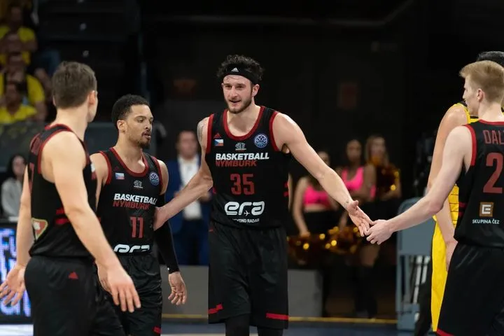 Ενίσχυση για τη Μακάμπι με τον Ζακ Χάνκινς