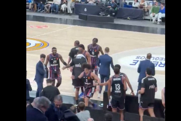 Χίφι εκτός εαυτού: Εκανε “σμπαράλια” τον πάγκο της Παρί