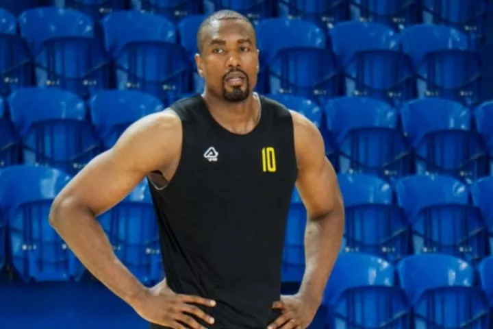 Ο Σερτζ Ιμπάκα προπονείται με ομάδα στην 3η κατηγορία της Γαλλίας