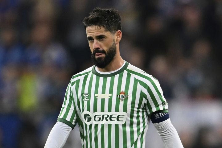 ΠΑΟΚ – Μπέτις: Νοκ-άουτ ο Ίσκο από το ματς της Τούμπας, θα κάνει αρθροσκόπηση