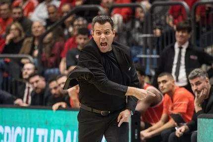 Εκτός εαυτού ο Ιτούδης με τον Μπλέικνι, μπήκε στο παρκέ από τα νεύρα του και δέχθηκε τεχνική ποινή