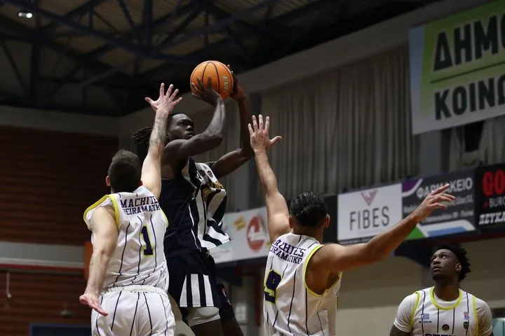 Μαχητές – Κόροιβος 77-88: Με σούπερ ντεμπούτο Κένταλ-Σμιθ και πρωταγωνιστές Βάρνερ και Πετανίδη η μεγάλη ανατροπή των φιλοξενούμενων