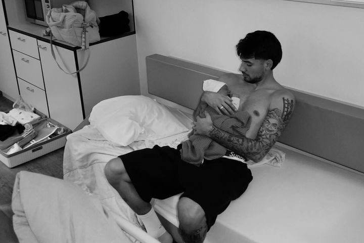 Φέγενορντ: Ο Γιάκουμπ Μόντερ έγινε πατέρας – Οι πρώτες φωτογραφίες απο το μαιευτήριο