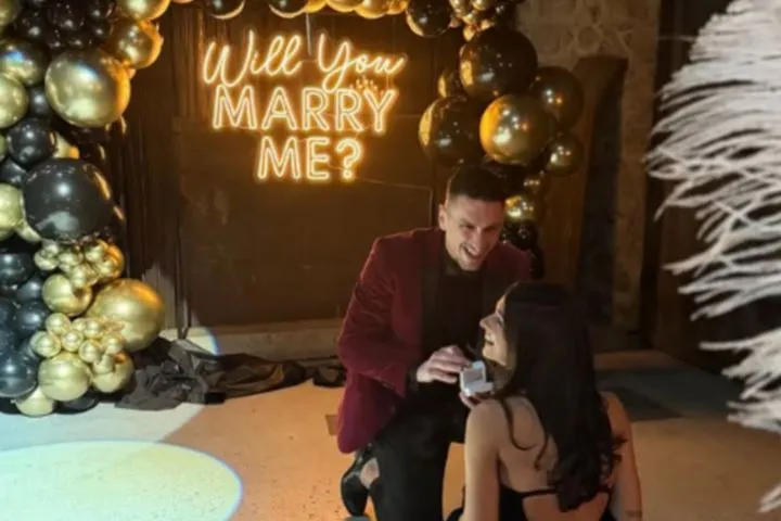 Ο Γιαννούλης Λαρεντζάκης έκανε πρόταση γάμου στην αγαπημένη του Γιώτα Γεωργοπούλου