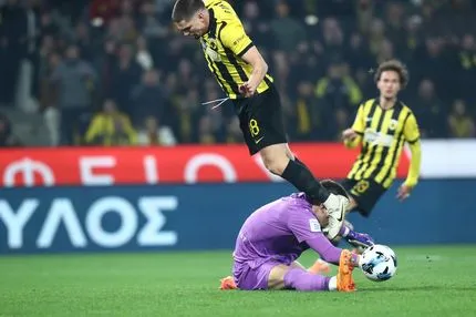 Ο Γιόβιτς βρήκε δίχτυα, αλλά το γκολ δεν μέτρησε για φάουλ πάνω στον Λίλο