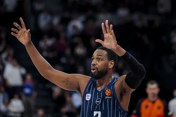 Από το κακό στο χειρότερο η Εφές: Βαριά εντός έδρας ήττα από την Πετκίμ