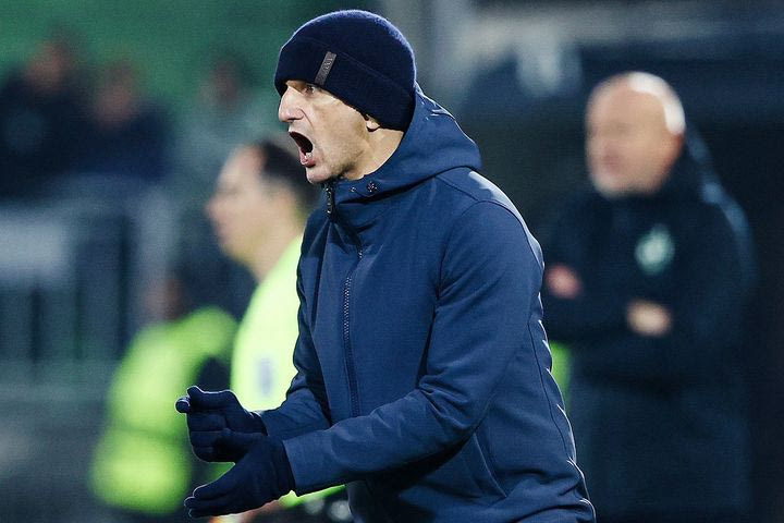 Λουτσέσκου: “Δεν έχει κάνει φάουλ ο Καμαρά στη φάση του δεύτερου γκολ, ο επιθετικός τους ήταν οφσάιντ”