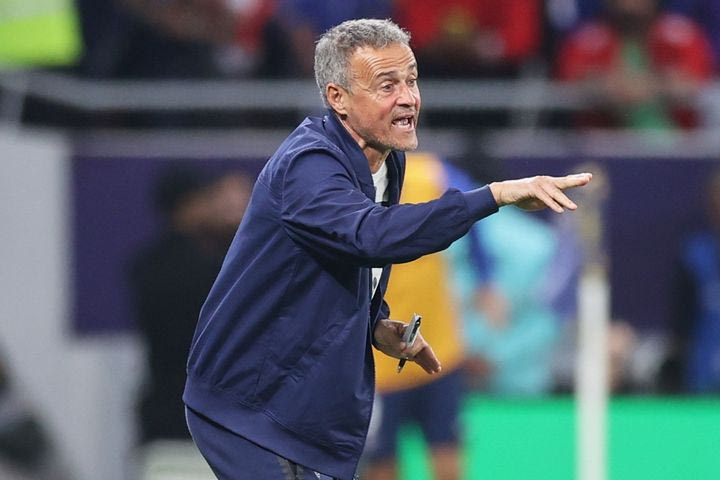 Παρί Σεν Ζερμέν: Ιπποτικός ο Λουίς Ενρίκε – Αποθέωσε την Φλαμένγκο μετά την κατάκτηση του Διηπειρωτικού από την ομάδα του