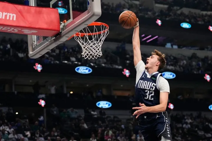 Μάβερικς: Ιστορική εμφάνιση για τον Κούπερ Φλαγκ με 42 πόντους στα 18 του χρόνια