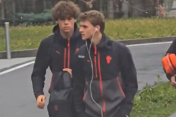 Επιστροφή στο μέλλον: Ο γιος του Ζλάταν Ιμπραχίμοβιτς για πρώτη φορά στην αποστολή της Μίλαν για το ματς με την Νάπολι