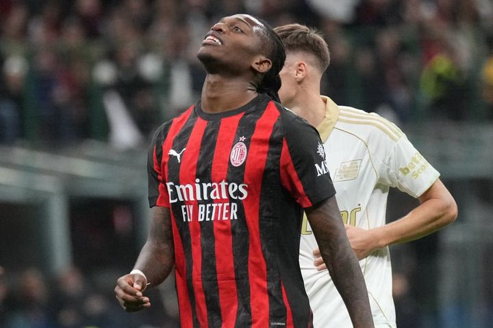 Μίλαν: Ο Λεάο τραυματίστηκε κόντρα στην Τορίνο και σκόρπισε ανησυχία στους ροσονέρι ενόψει του ιταλικού Super Cup