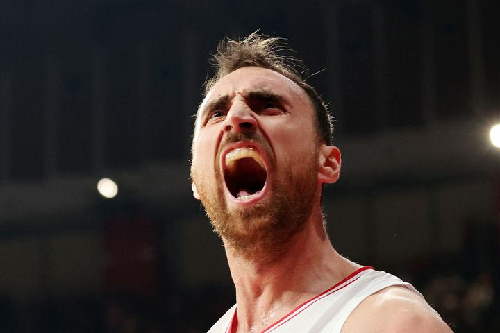 Ολυμπιακός: Η χαρά και η ανακούφιση έσμιξαν στην Μπολόνια