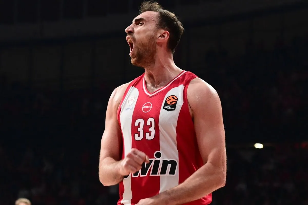 Ολυμπιακός: Να χαμογελάς, η γλώσσα του σώματος λέει πάντα την αλήθεια