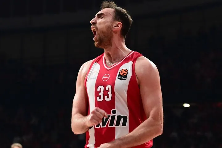 Ολυμπιακός: Να χαμογελάς, η γλώσσα του σώματος λέει πάντα την αλήθεια