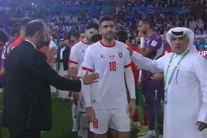 Οι παίκτες της Ιορδανίας αρνήθηκαν να δώσουν το χέρι στον προπονητή του Μαρόκου