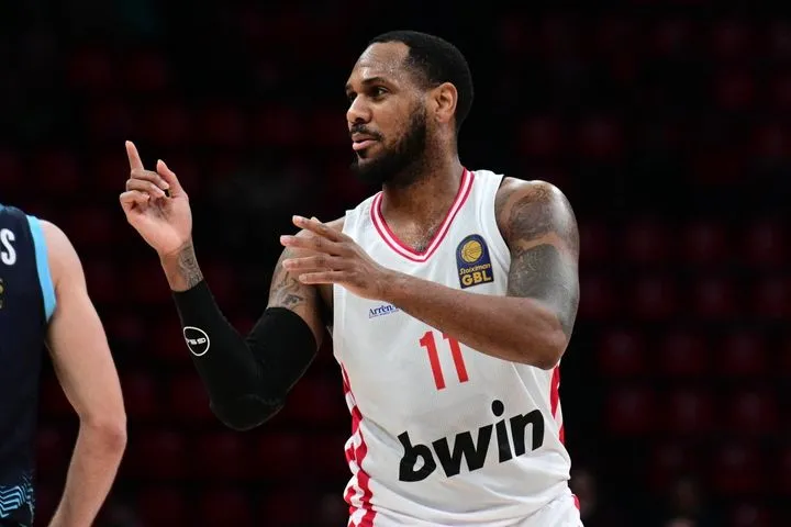 Μόντε Μόρις: “Σε δύο εβδομάδες θα είμαι κοντά στο επίπεδο που θέλω, πρέπει να περιορίσουμε τον Χόρτον-Τάκερ”