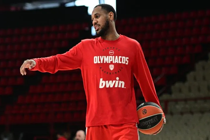 Ολυμπιακός: Τα VIDEO του SPORT24 από την προπόνηση του Μόντε Μόρις στο ΣΕΦ