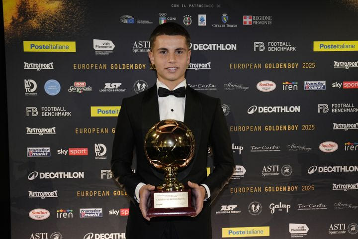 Ολυμπιακός για Μουζακίτη: “Το χρυσό μας αγόρι”