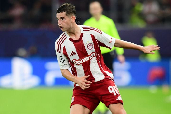 Ολυμπιακός: “Η Μπράιτον παρακολουθεί τον Μουζακίτη ενόψει του Ιανουαρίου”, γράφει το Athletic